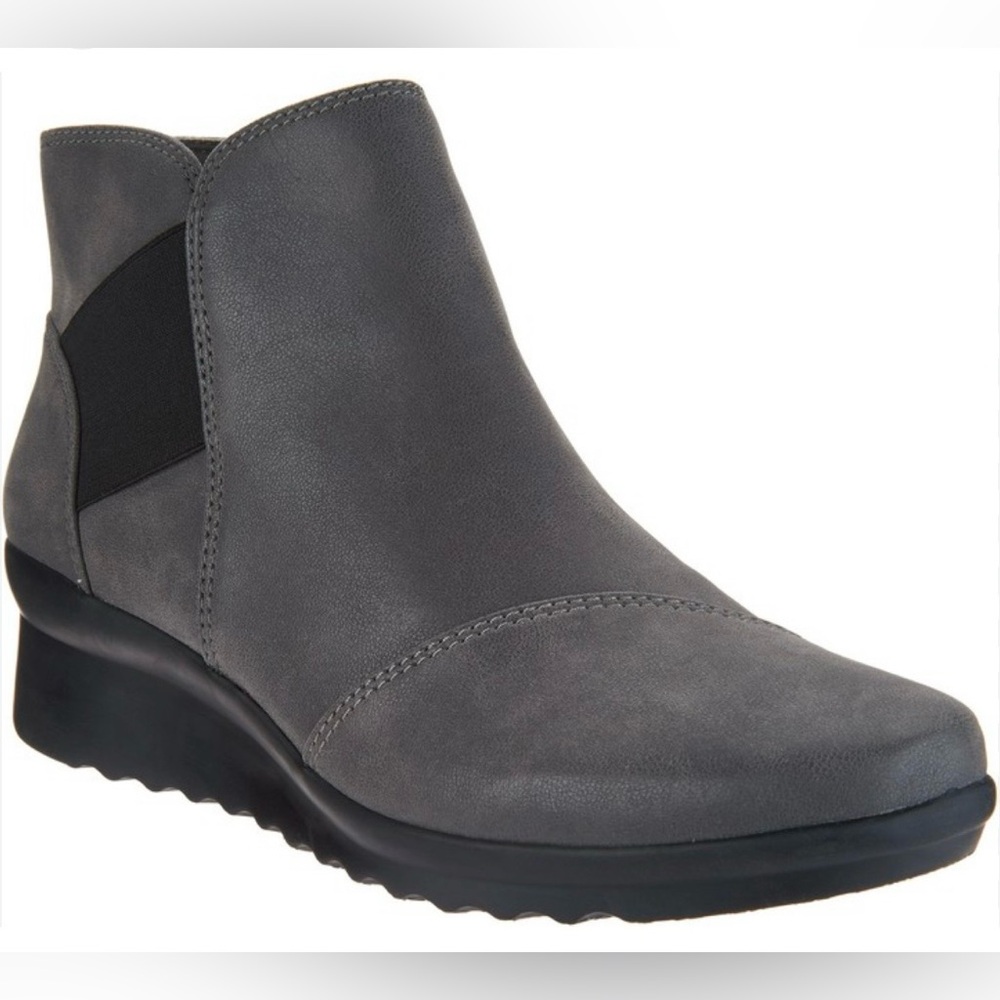 Clarks Women's Caddell Tropic Gray Faux Leather Comfort Ankle Boots Sz 10